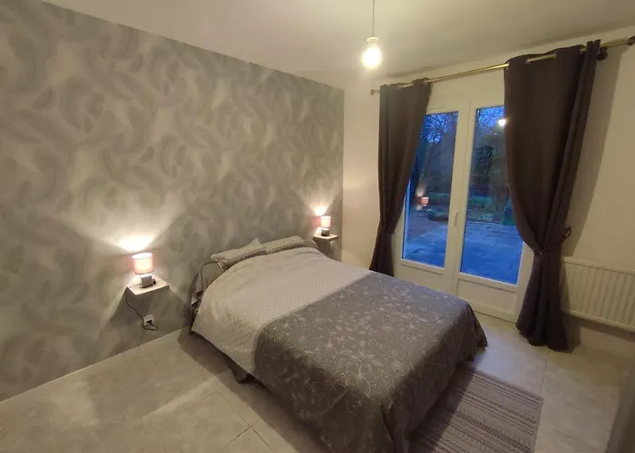 ホームステイ Chambre Chez Fanny Saussemesnil